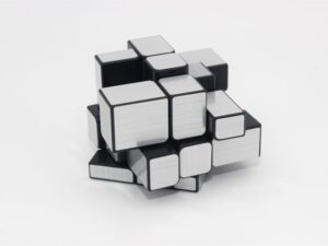 קוביית חשיבה כסופה