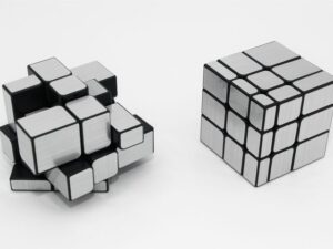 קוביית חשיבה כסופה